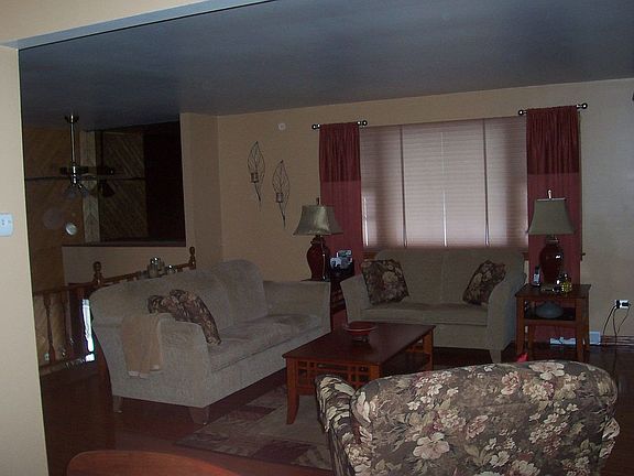 living room 18x15'