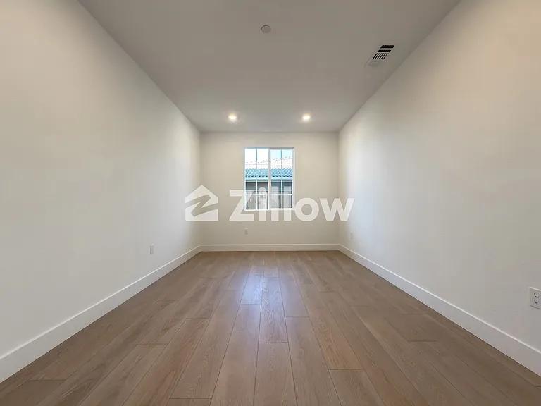 2848 Dapper St — Photo 13