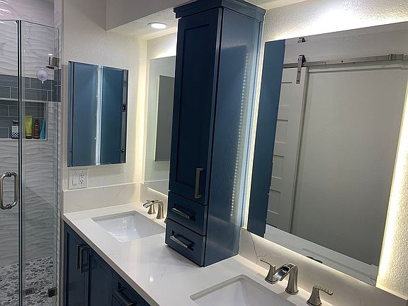 Master bathroom 2