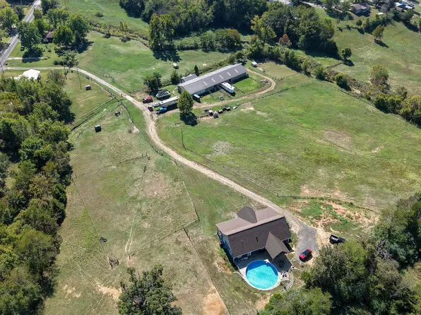 226 Feemster Dr, Marshall, AR 72650