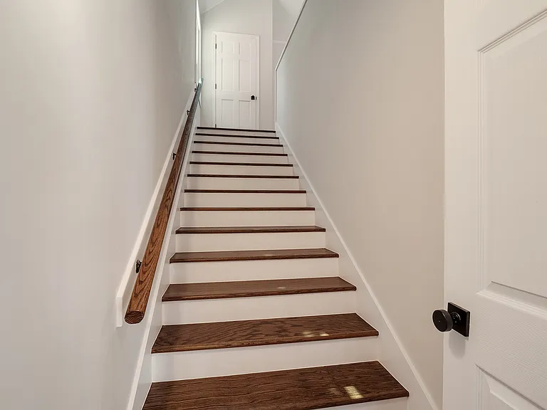 519 Thorn Ridge Cv — Photo 16