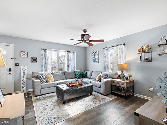 3rd image of 126 Vincent Cir
