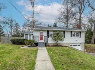 89 Chandler Rd, Andover, MA 01810