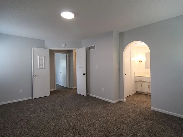 9913 Perry Dr — Photo 17