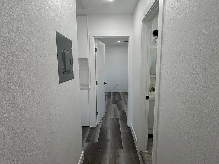 15512 S White Ave — Photo 8