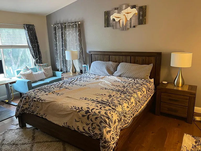 master bedroom (second-level)