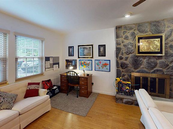 3rd image of 4921 Dempsey Dr
