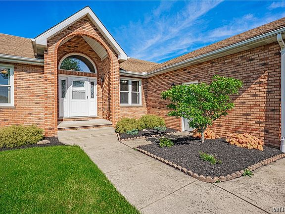 4th image of 6926 Rebecca Dr