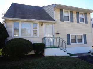 11 Magnolia Ln, Hamilton, NJ 08610