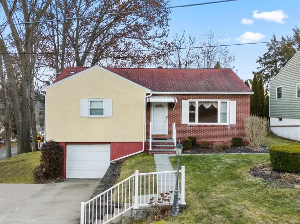 1210 Hazel Dr, Endicott, NY 13760