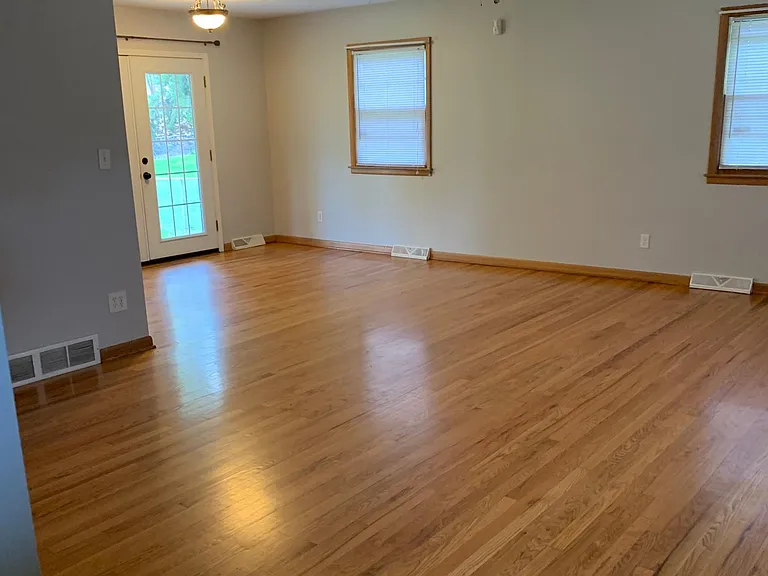 4838 Melrose Ln — Photo 1