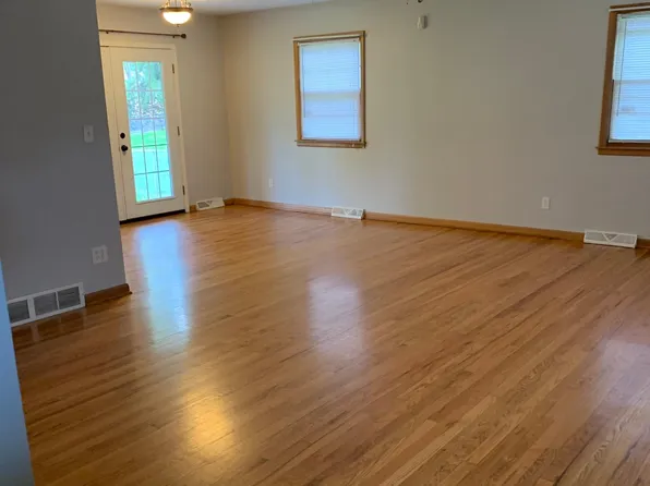 4838 Melrose Ln, Shawnee, KS 66203