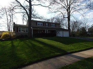 15 Lynnwood Rd, Edison, NJ 08820