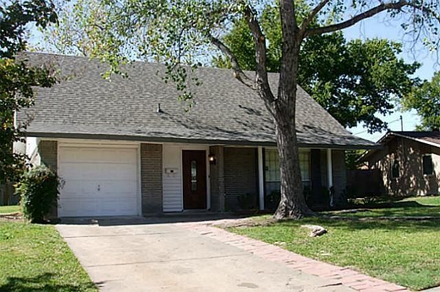 1st image of 829 Brentwood Ln