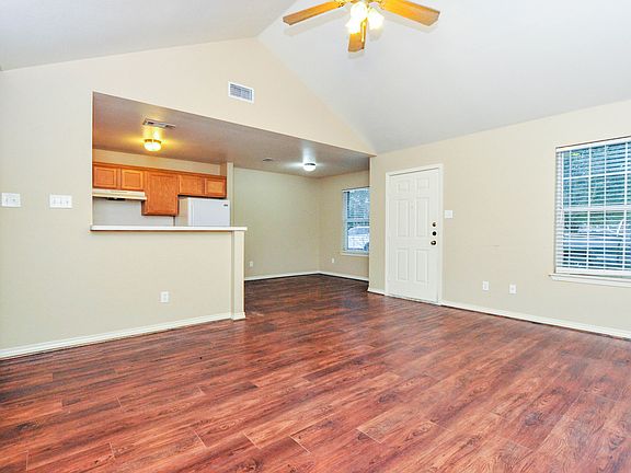 2nd image of 2329 Pheasant Ln