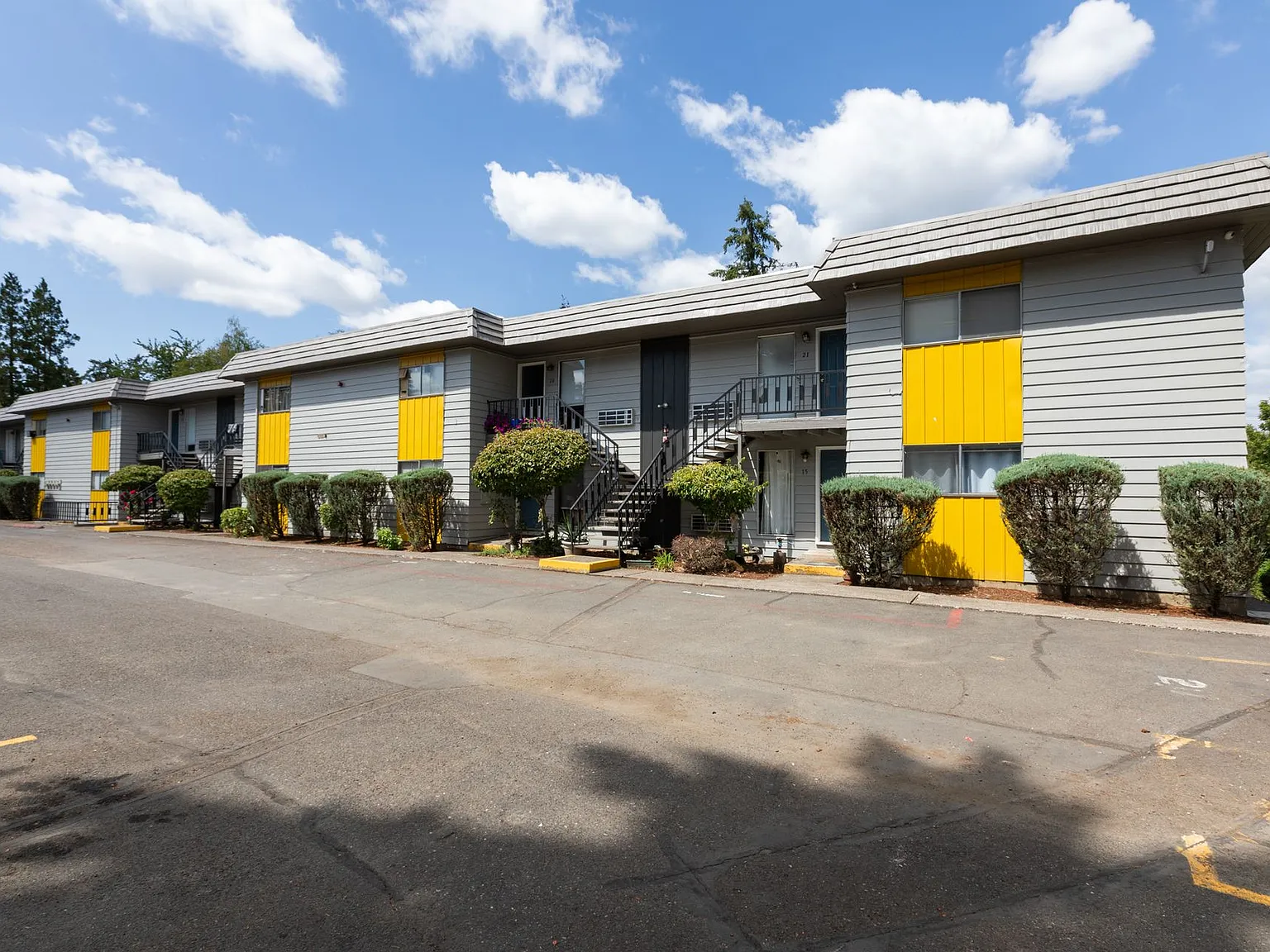 Cypress Crest Apartments — Photo 2