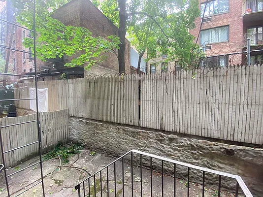 Rented by Bond New York | media 5