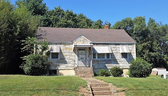 1st image of 2712 Richard Ave NE