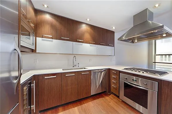 Rented by Bank Neary | media 29