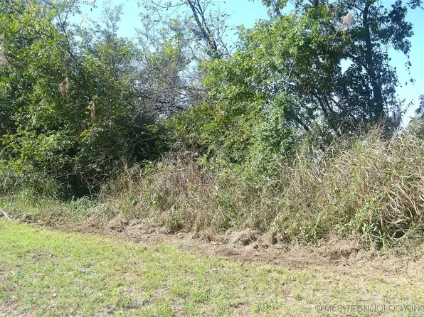 627 Tinker Ave, Pawhuska, OK 74056