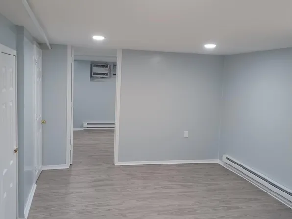 5305 Akron St, Philadelphia, PA 19124