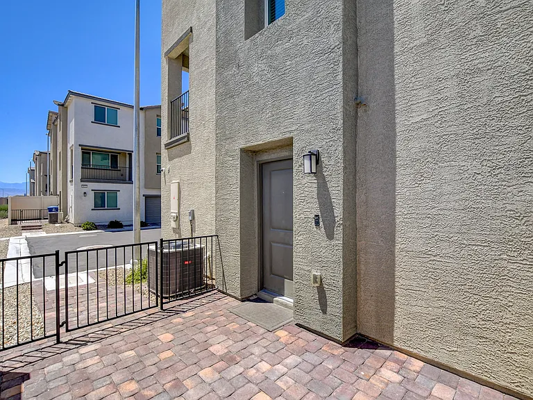 6924 Spicy Merlot St — Photo 40