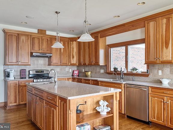 5th image of 5718 Cove Harbour Dr
