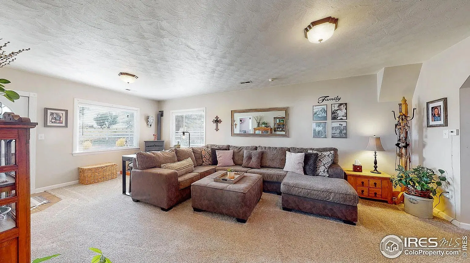 895 Peaceful View Pl — Photo 2