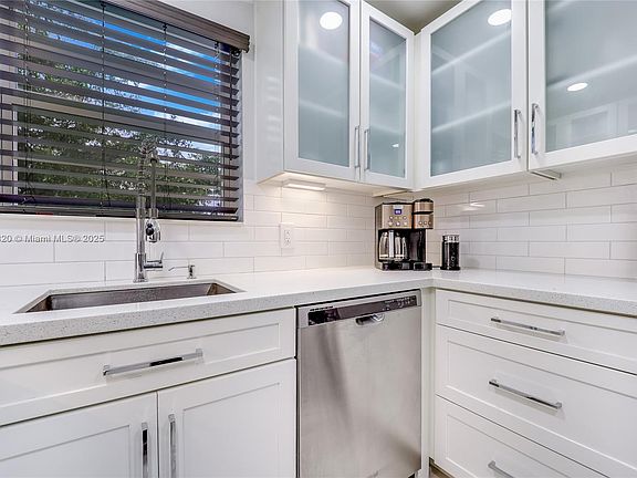 2nd image of 1615 Meridian Ave APT 501