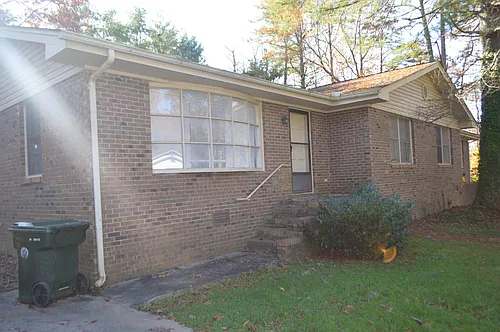 1304 Brockton Dr #B Photo 1