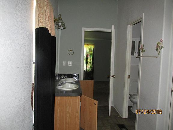 2nd image of 305 Park Ave