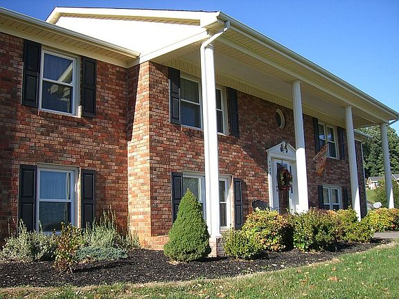 2nd image of 4005 Blandfield Dr