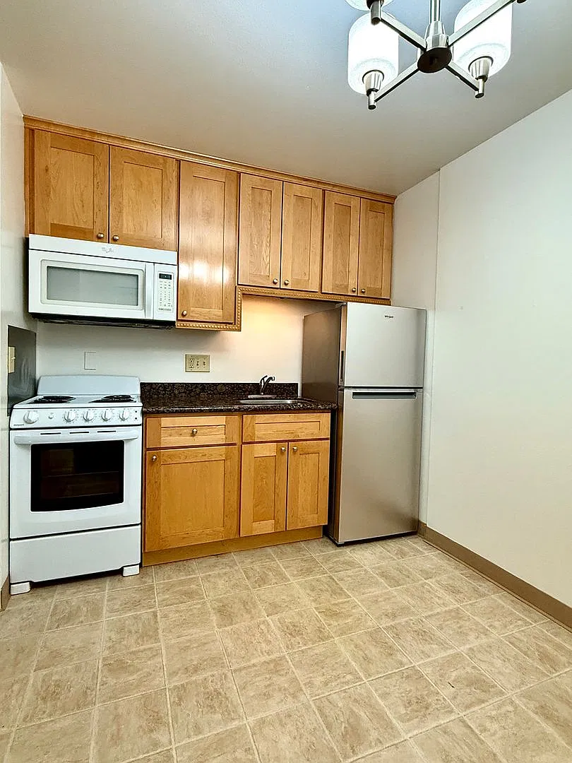 Large studio with a fenced in patio, 944 Kiely Blvd. #F, Santa Clara, CA 95051 — Photo 2
