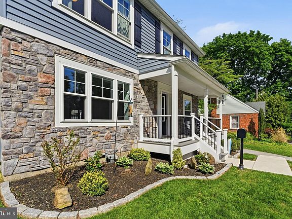 3rd image of 732 Oak Way