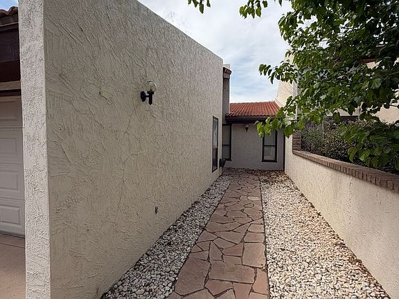 2nd image of 1413 Desert Willow Dr