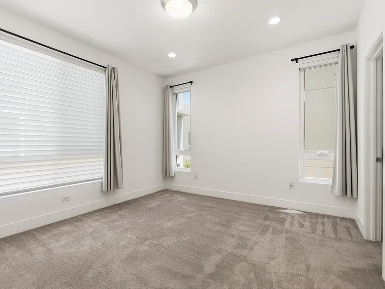 1475 Latitudes Way — Photo 22