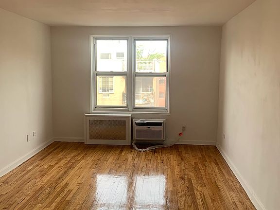 3rd image of 51-33 Goldsmith St #5F