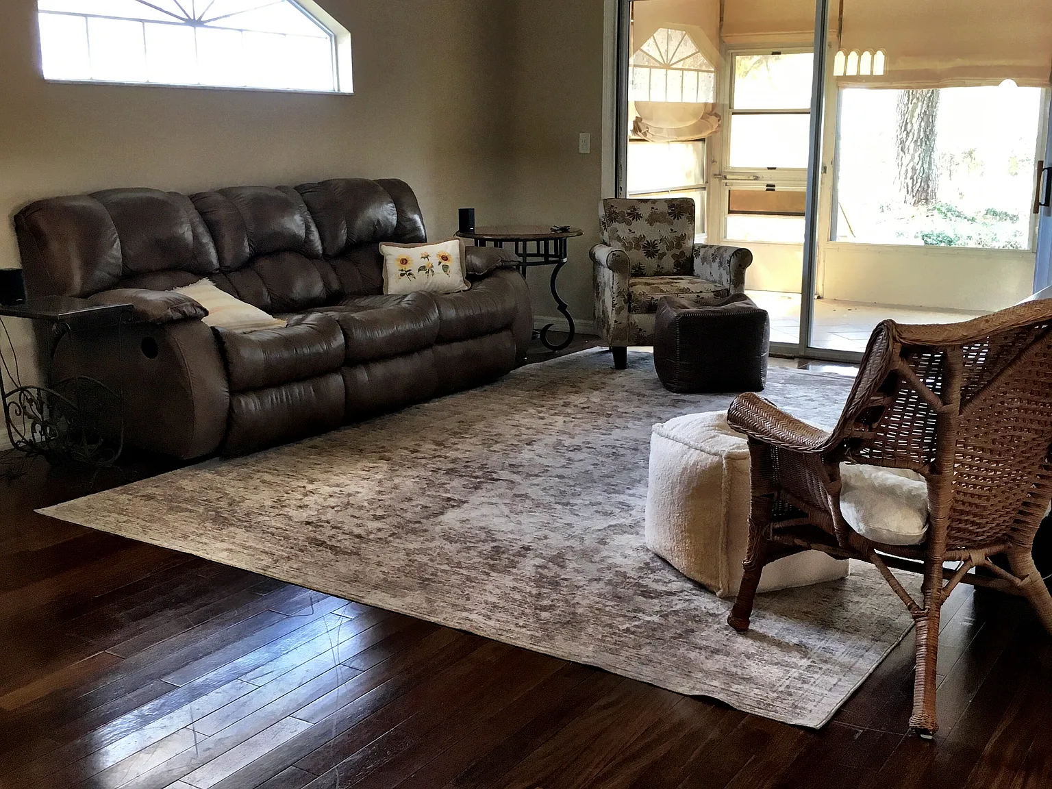 2 bed, 1281 sqft, $1,975 — Photo 2