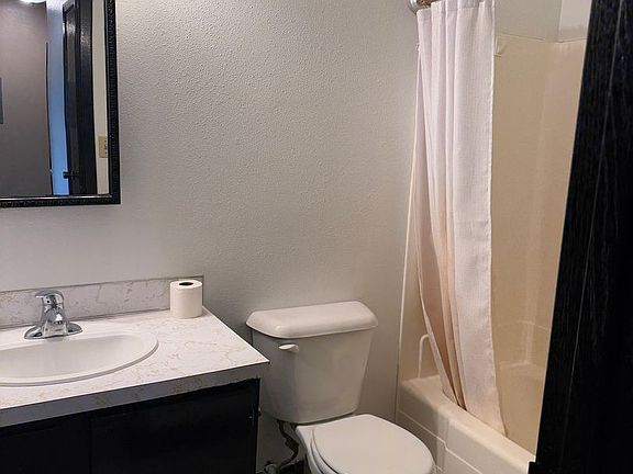 5th image of 910 2nd Ave SW #9