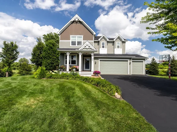 1865 Bass Cir, Shakopee, MN 55379