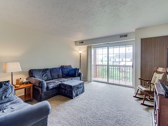 5th image of 27069 Oakwood Cir APT 210W