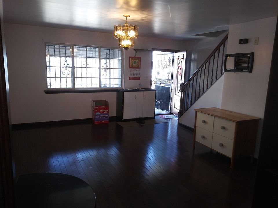 1st image of 124 Prospect St