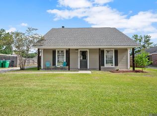 13611 S Trace Dr, Walker, LA 70785