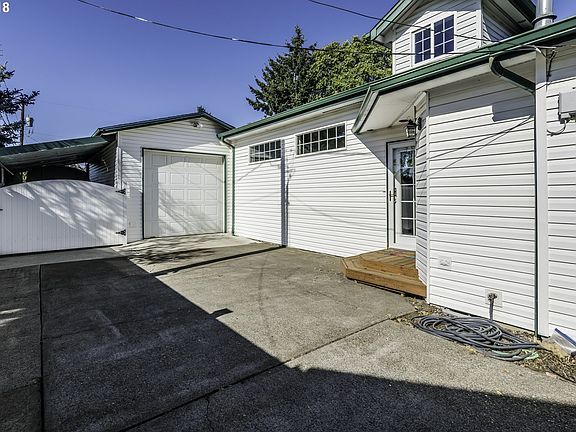 4th image of 104 SE 89th Ave
