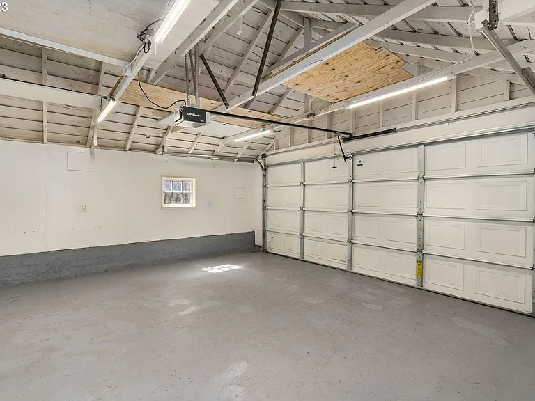 7615 SE Morrison St — Photo 20