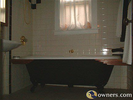 Master bath with claw-foot tub