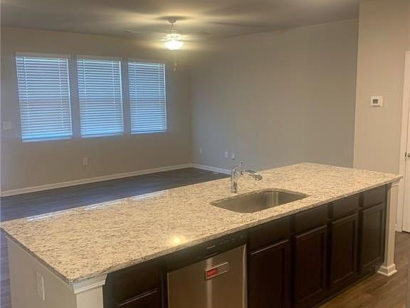 3rd image of 206 Turner Ln