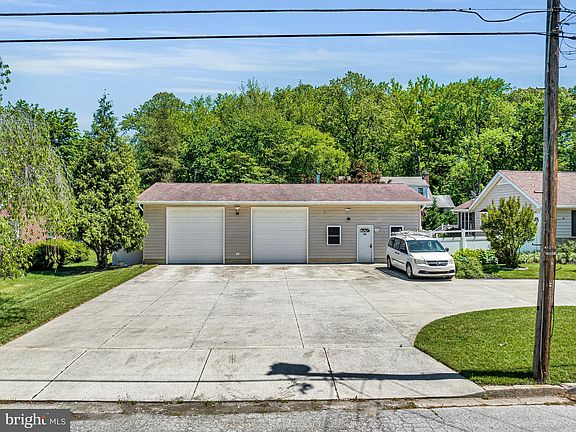 3rd image of 58 Sparks Ave