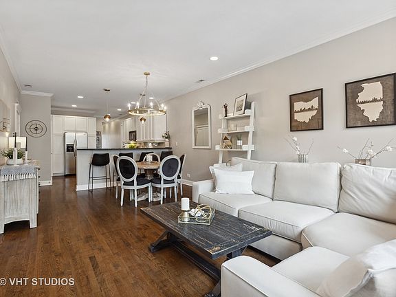 3rd image of 1518 N Hudson Ave APT 2