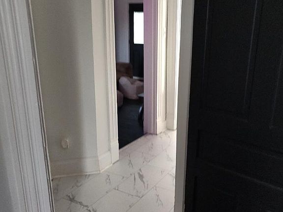 5th image of 228 Rose St #B